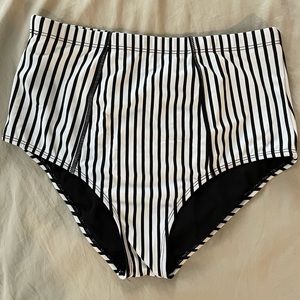 Coral Reef Swim BEACH BUM BOTTOM | BLACK & WHITE THIN STRIPES